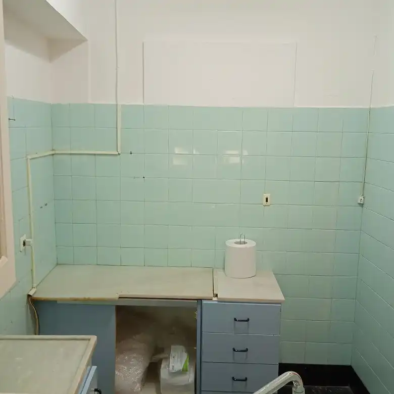 Küche von Büro zum Verkauf in Tarragona mit Klimaanlage, Abstellraum und Balkon