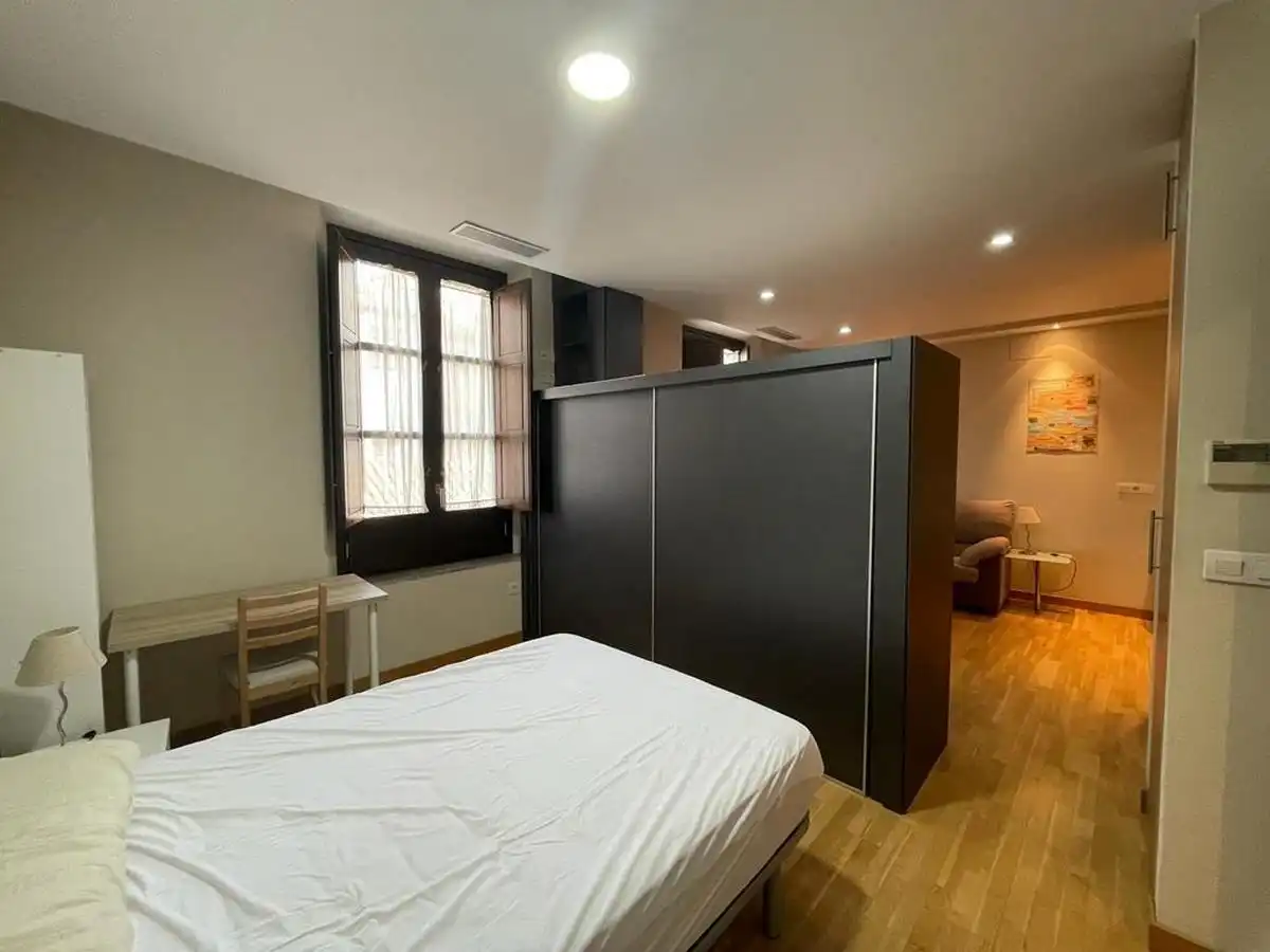 Schlafzimmer von Wohnungen zur Miete in Granada mit Klimaanlage, Heizung und Möbliert