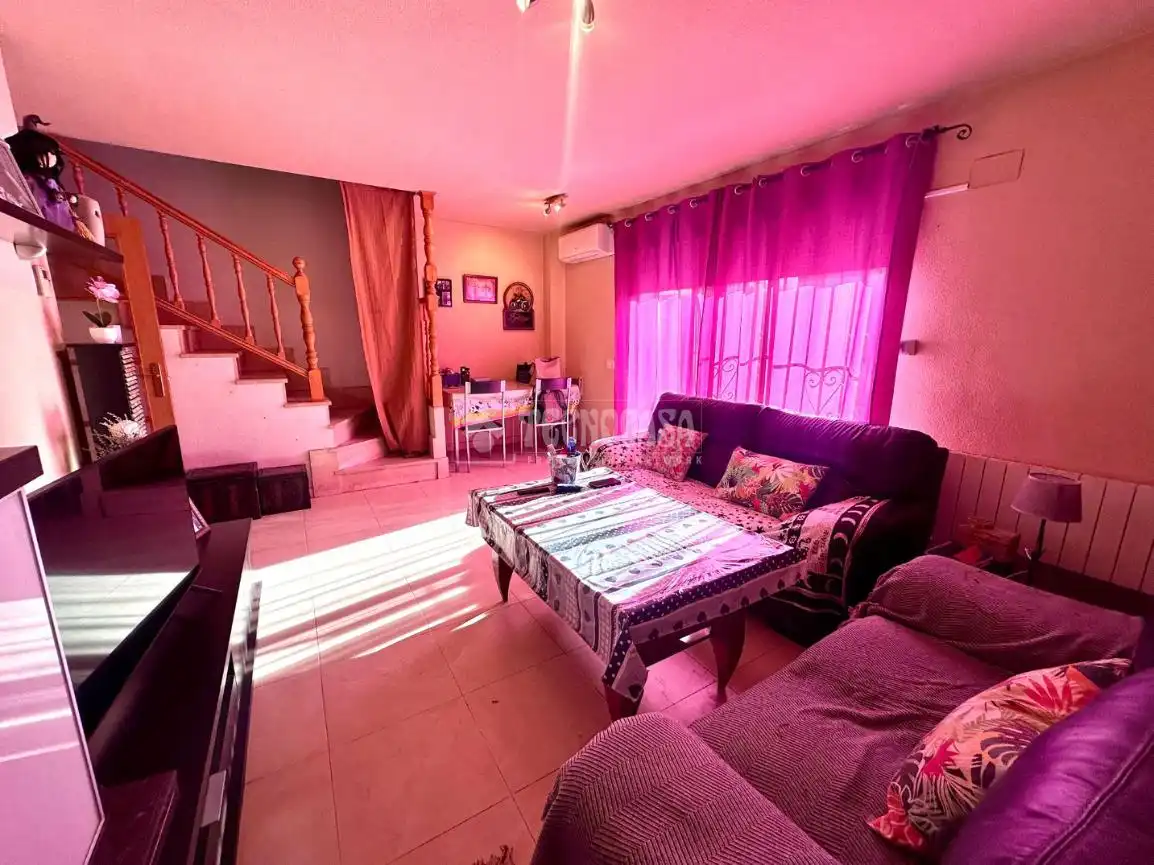 Casa adosada en venta en Villaluenga de la Sagra