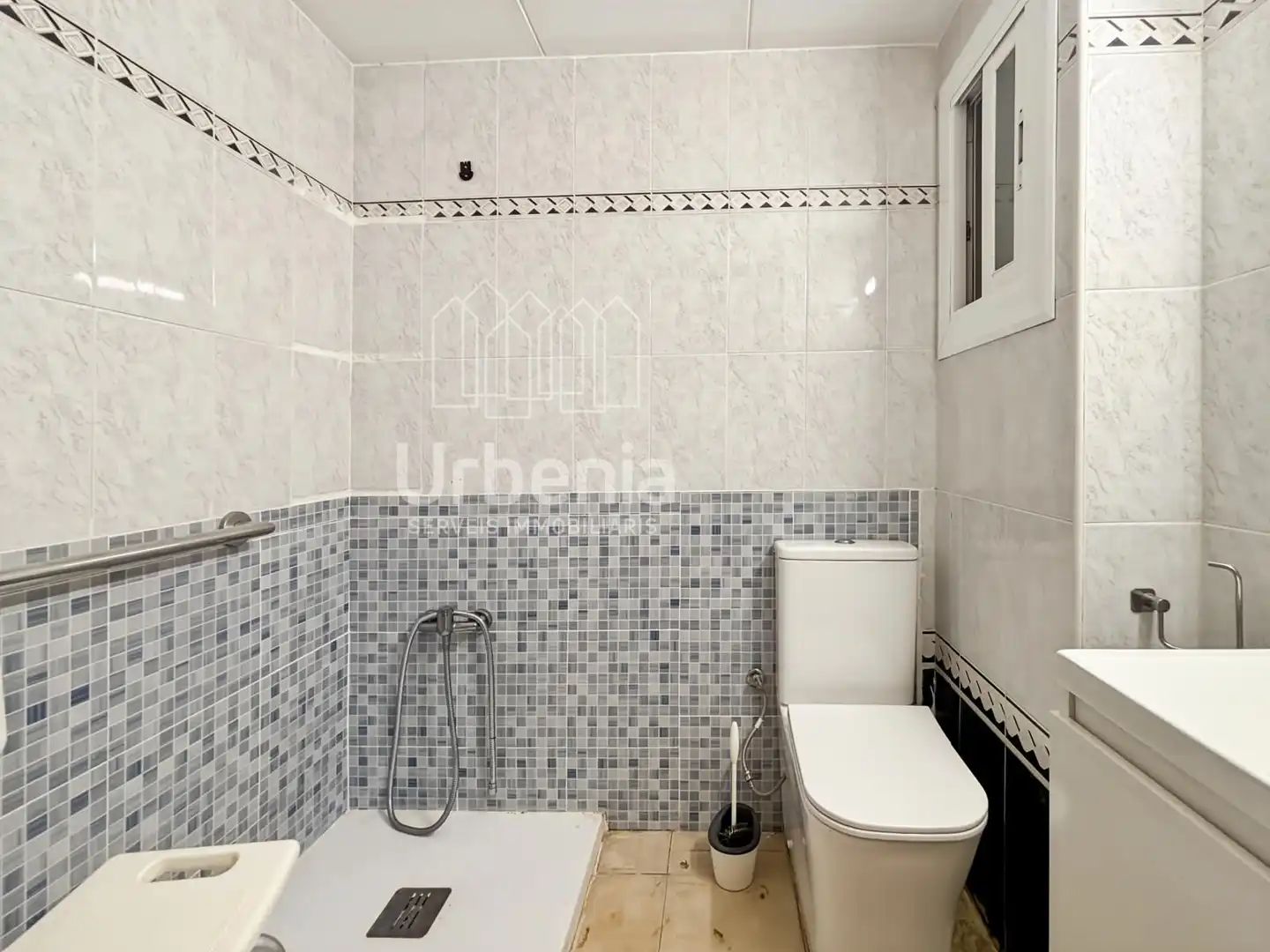 Bathroom of Flat for sale in Mataró  with Terrace