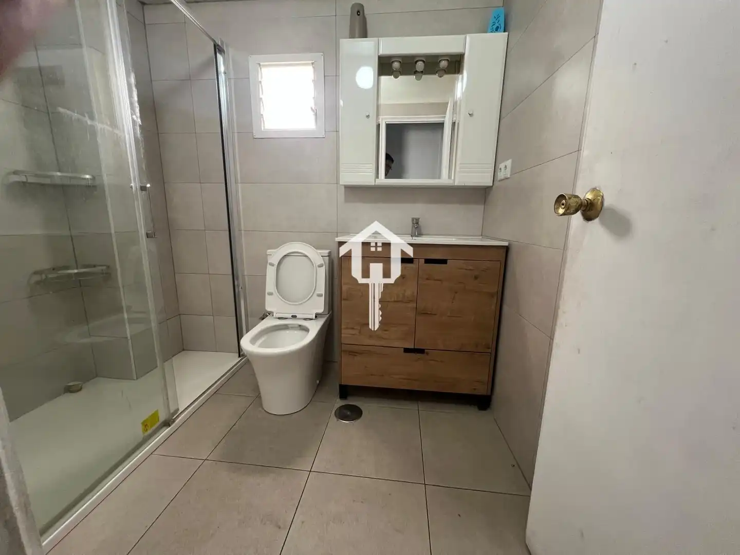 Baño de Piso en venta en Alicante / Alacant con Amueblado y Balcón