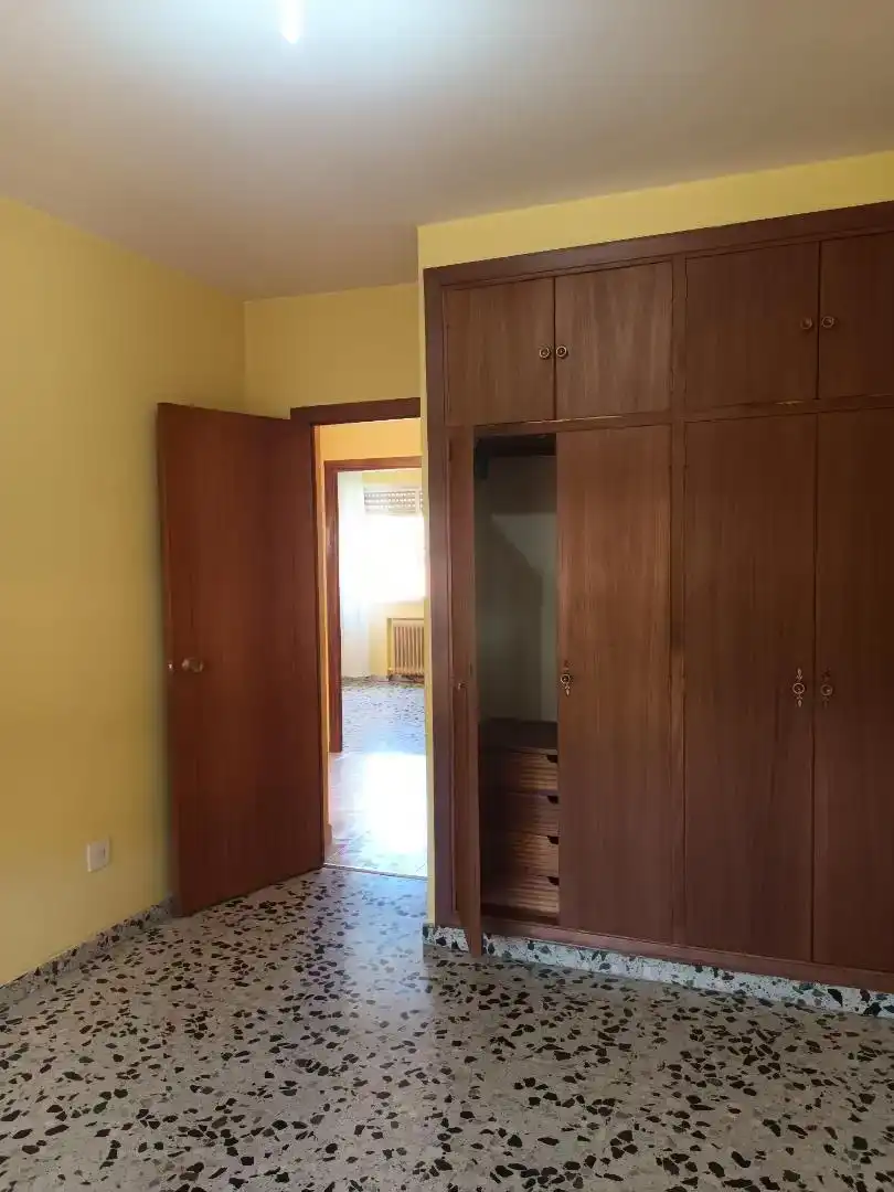 Dormitori de Pis en venda en Ponferrada amb Jardí privat, Traster i Rentadora