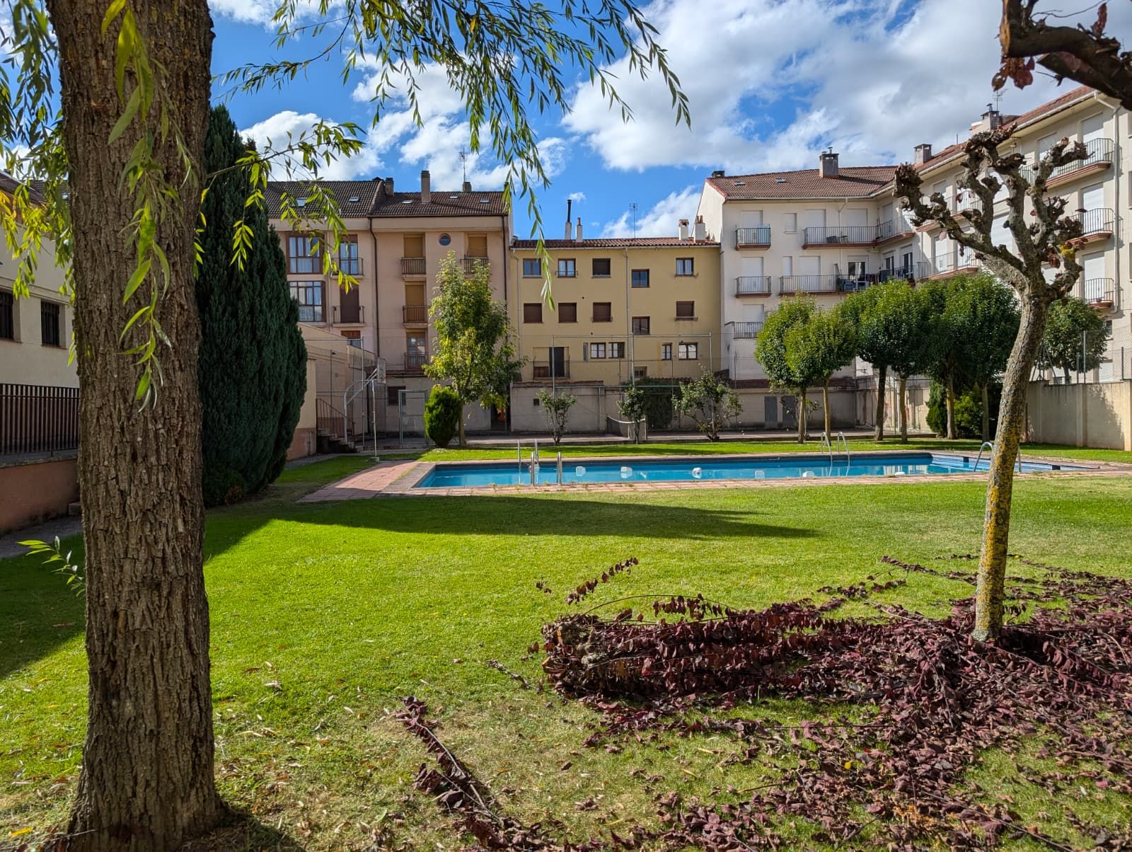 Vista exterior de Apartament en venda en Ezcaray amb Calefacció, Traster i Moblat