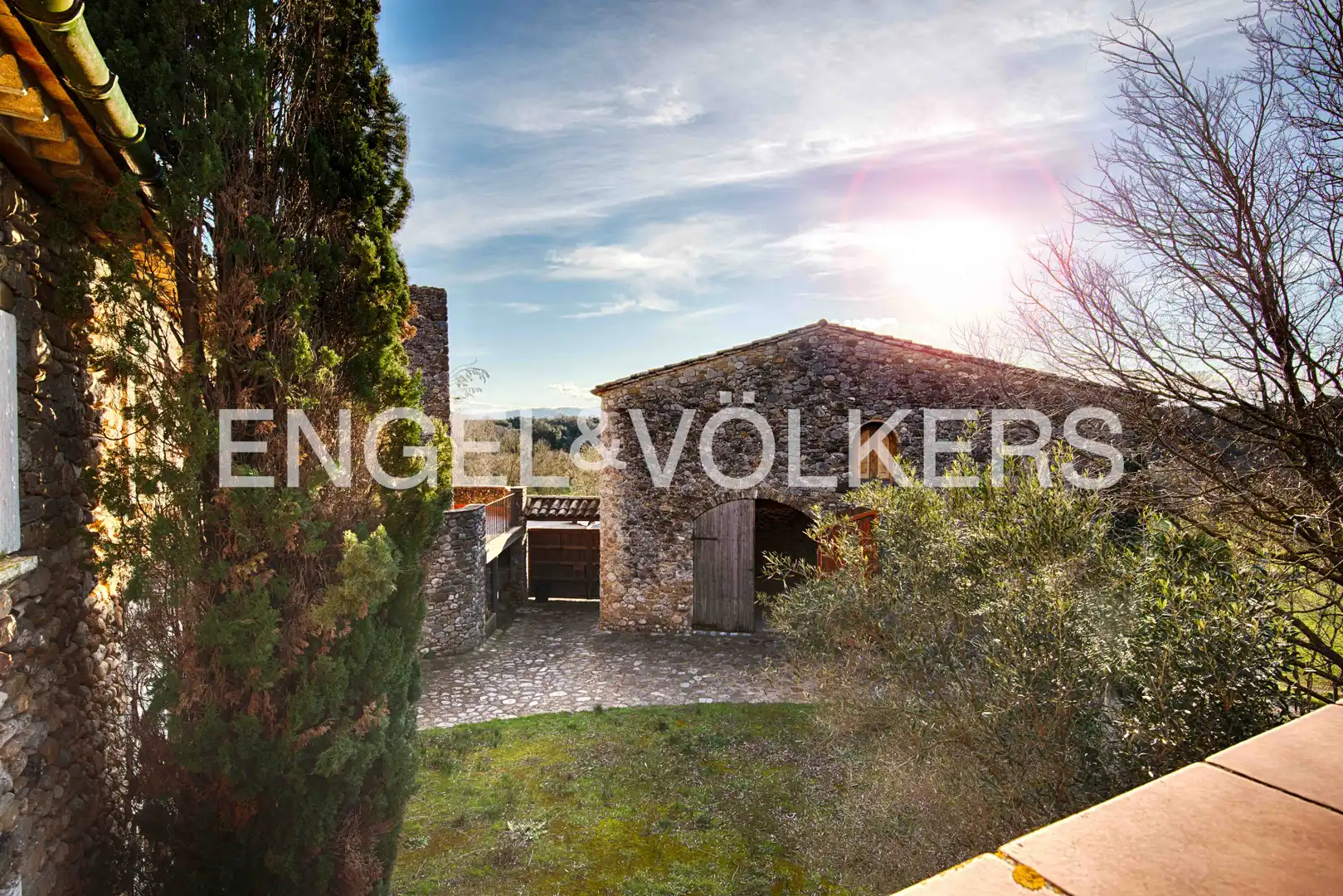 Vista exterior de Casa adosada en venta en Cabanelles con Calefacción, Jardín privado y Terraza