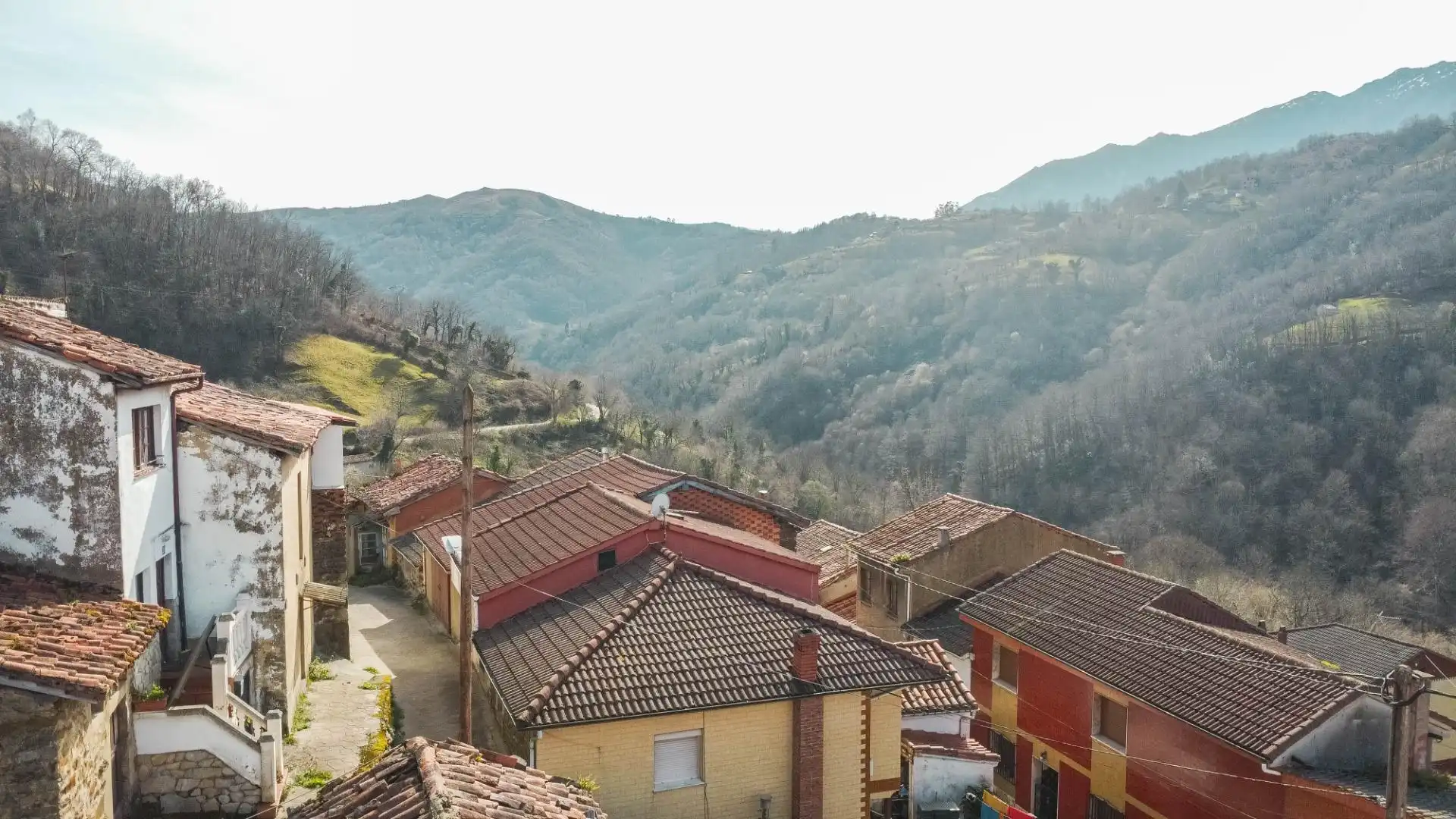 Vista exterior de Casa o xalet en venda en Riosa amb Jardí privat