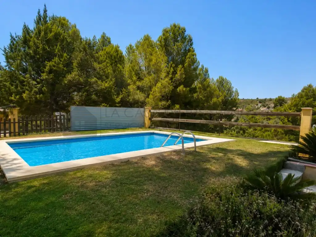Schwimmbecken von Country house zum Verkauf in Petrer