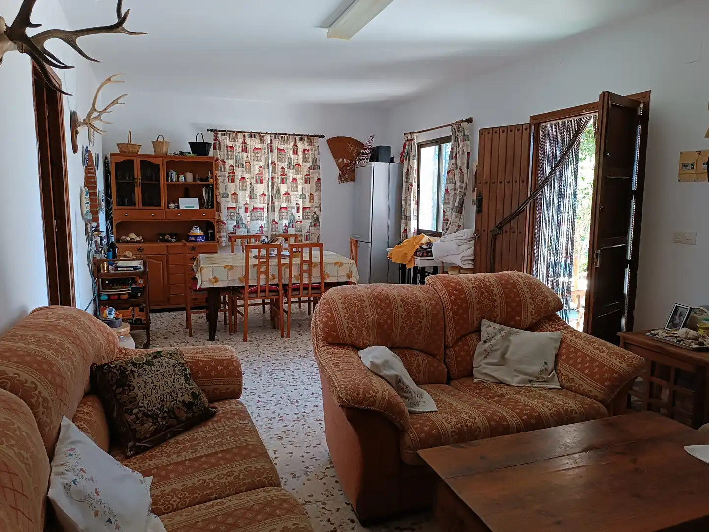 Sala de estar de Finca rústica en venta en Estepona con Jardín privado, Terraza y Amueblado