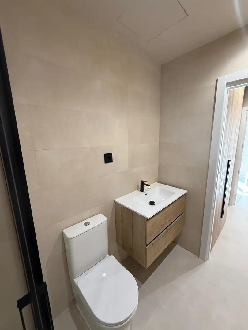 Badezimmer von Wohnung zur Miete in Sant Andreu de la Barca mit Klimaanlage und Möbliert