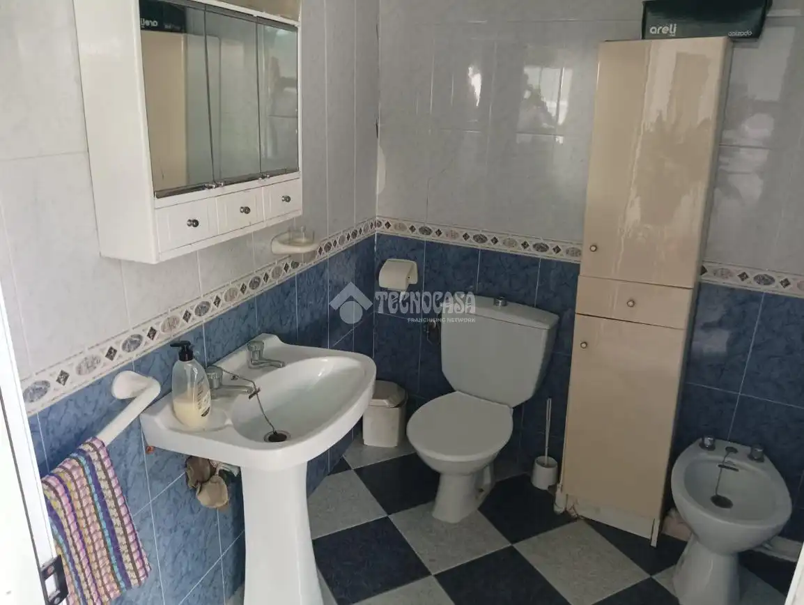 Bathroom of Houses for sale in Arahal