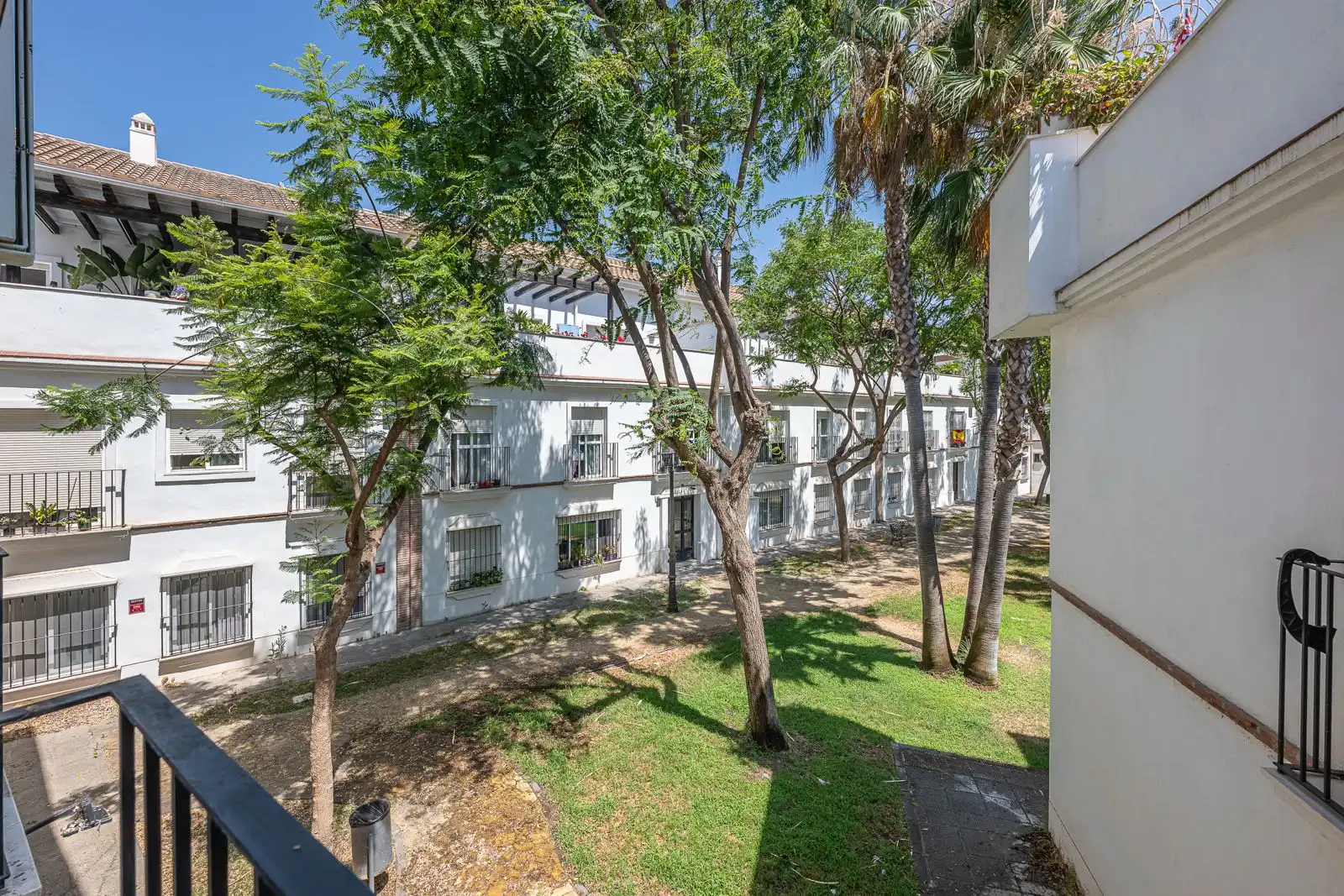 Vista exterior de Pis en venda en Estepona amb Aire condicionat, Terrassa i Internet