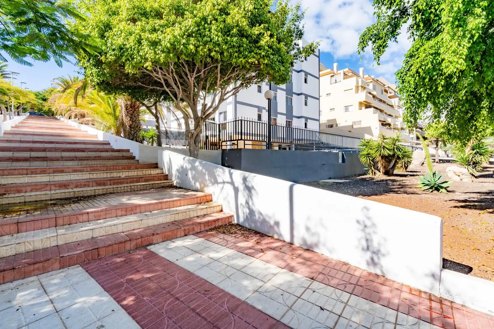 Vista exterior de Apartament en venda en Arona amb Terrassa i Moblat