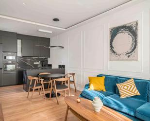 Living room of Flat to rent in  Madrid Capital  with Air Conditioner, Heating and Furnished