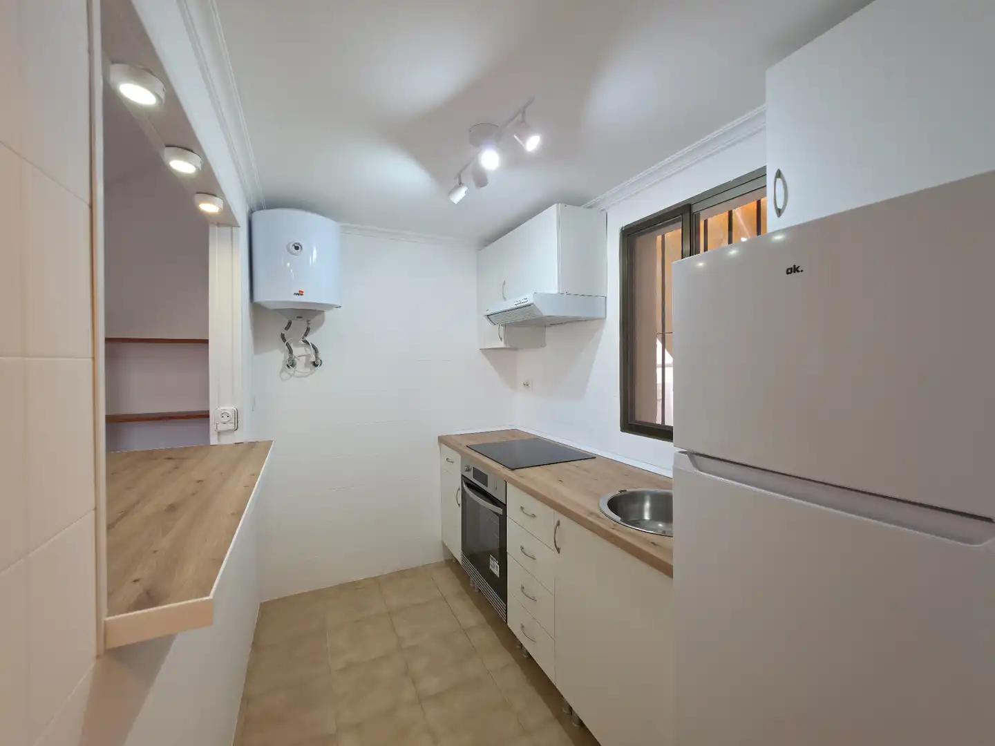 Adosado con piscina en venta en Avinguda Capiscol 9, imagen 14