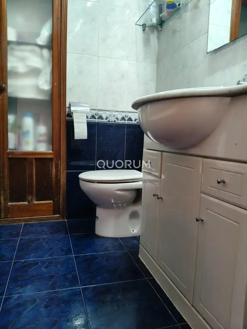 Badezimmer von Wohnung zum Verkauf in Bilbao  mit Heizung