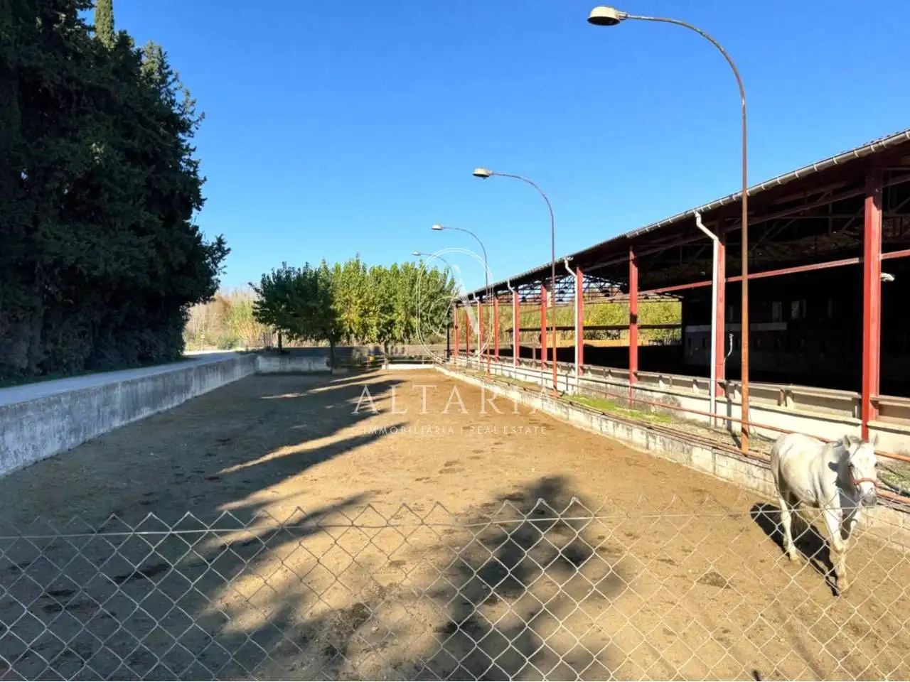 Vista exterior de Casa o xalet en venda en Celrà amb Jardí privat i Piscina