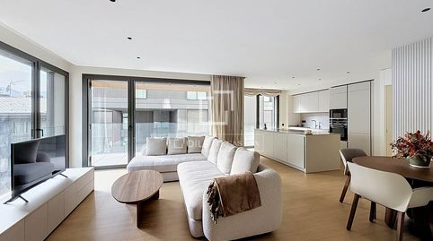 Elegante piso de 3 dormitorios con terraza de 7 m en venta en Escaldes, Andorra, imatge 2
