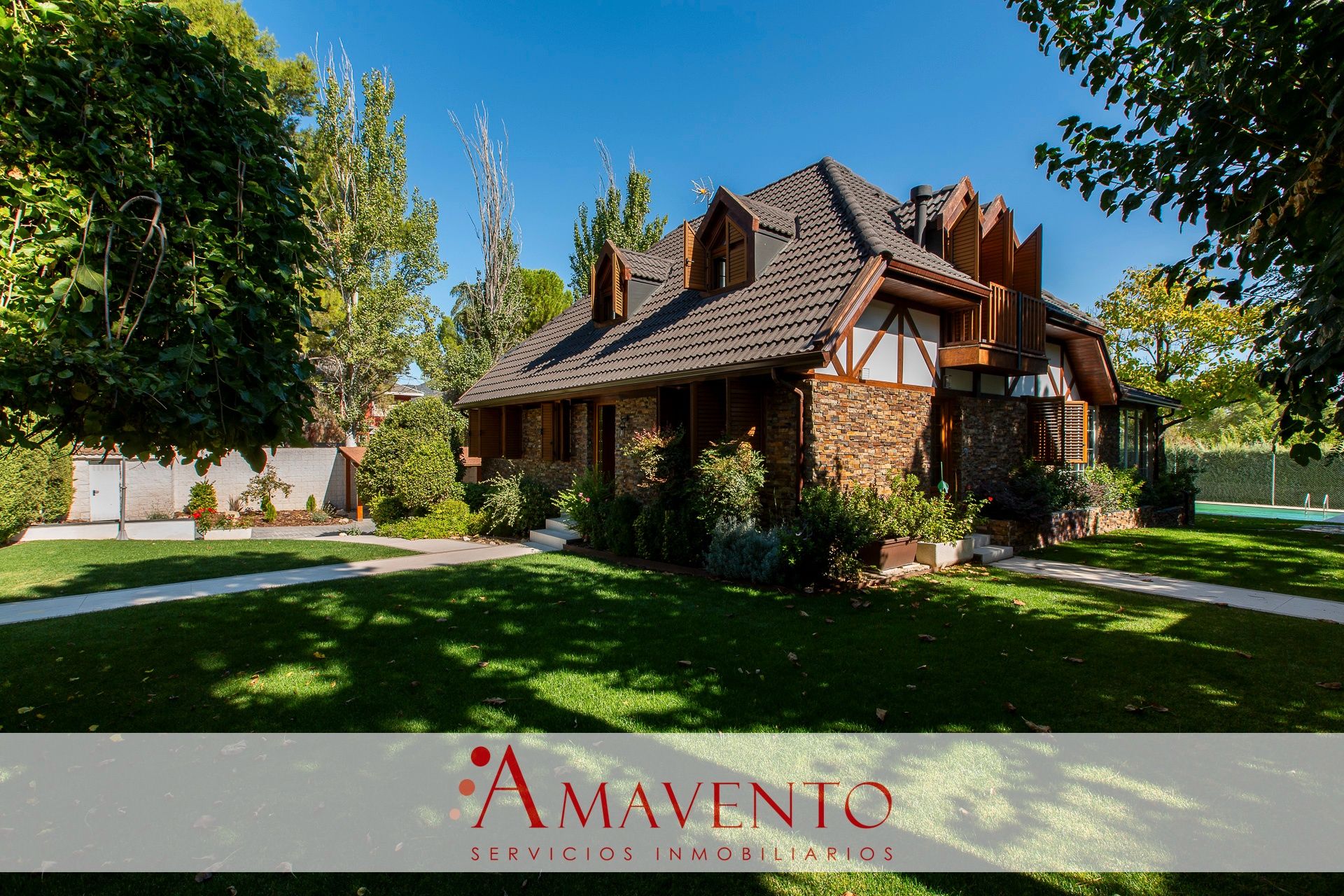 Exterior view of House or chalet for sale in Paracuellos de Jarama  with Air Conditioner, Heating and Private garden