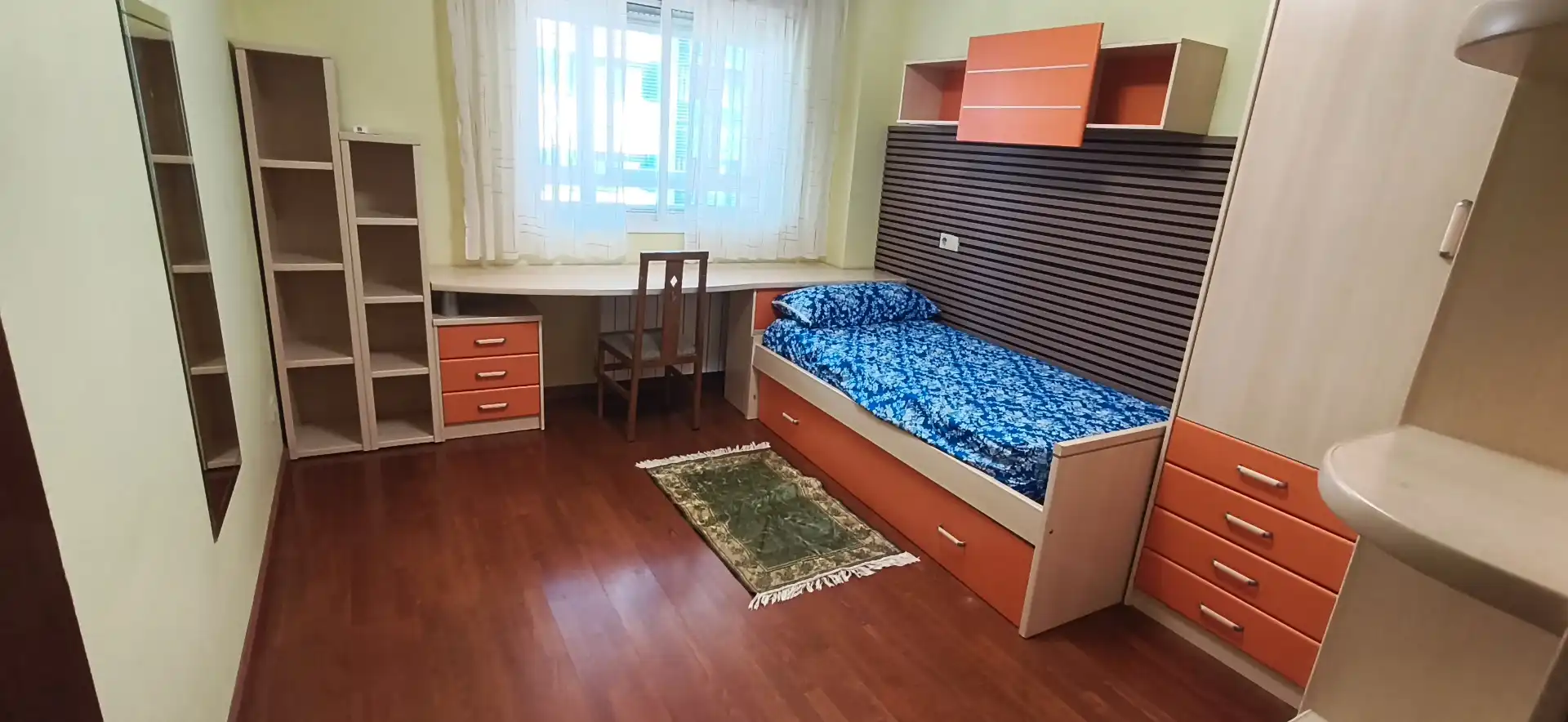 Habitación de Piso de alquiler en Burgos con Calefacción, Parquet y Terraza