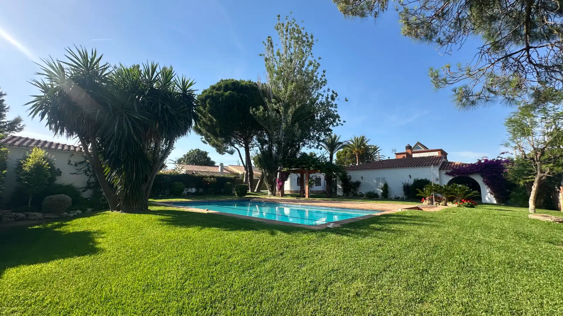 Piscina de Casa o xalet en venda en Mont-roig del Camp amb Aire condicionat, Jardí privat i Terrassa