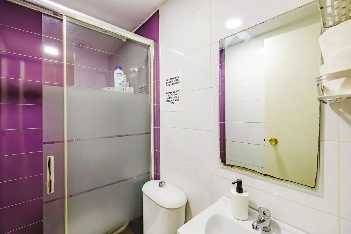 Bany de Casa o xalet en venda en Málaga amb Aire condicionat, Calefacció i Jardí privat