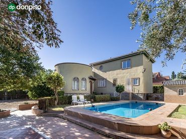 Villa avec piscine à vendre à Calle del Arache 5