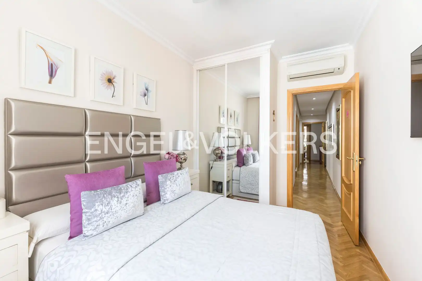 Bedroom of Flat for sale in Madrid  with Air Conditioner, Heating and Parquet flooring