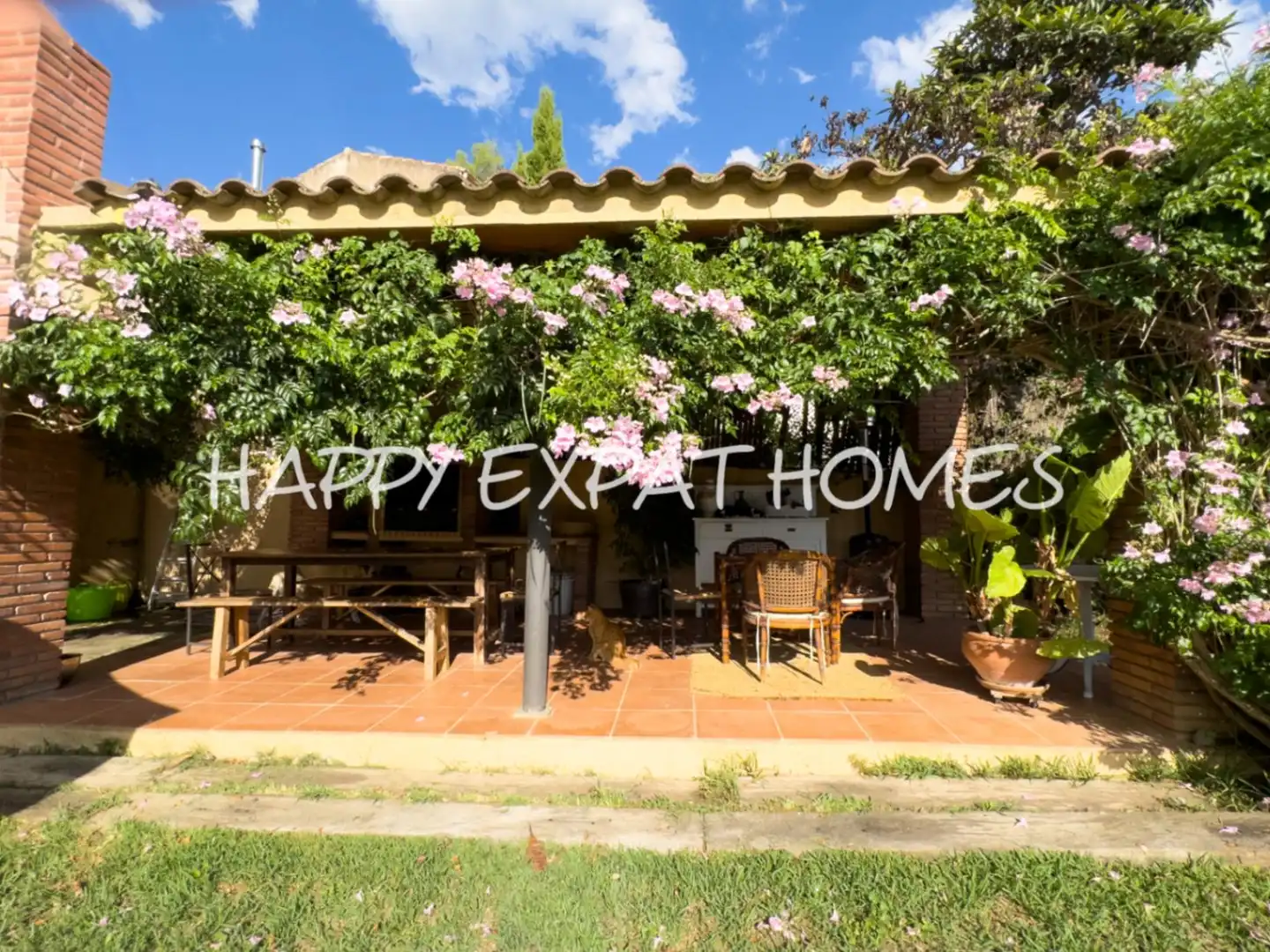 Vista exterior de Finca rústica en venda en Sant Pere de Ribes amb Calefacció, Jardí privat i Terrassa