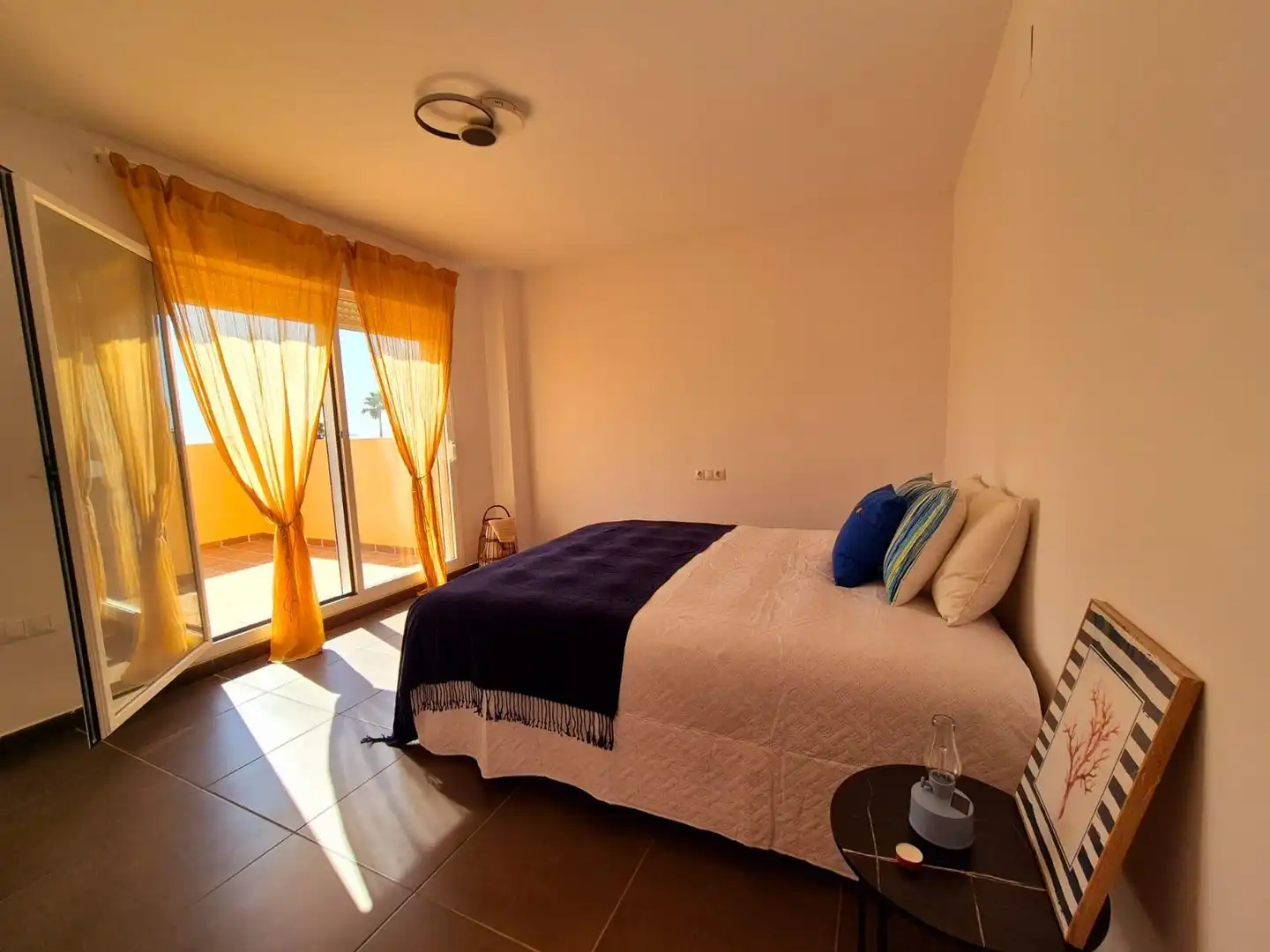 Habitación de Casa adosada en venta en Algeciras con Terraza y Balcón
