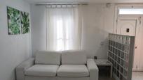 Sala d'estar de Apartament en venda en L'Hospitalet de Llobregat amb Terrassa, Moblat i Alarma