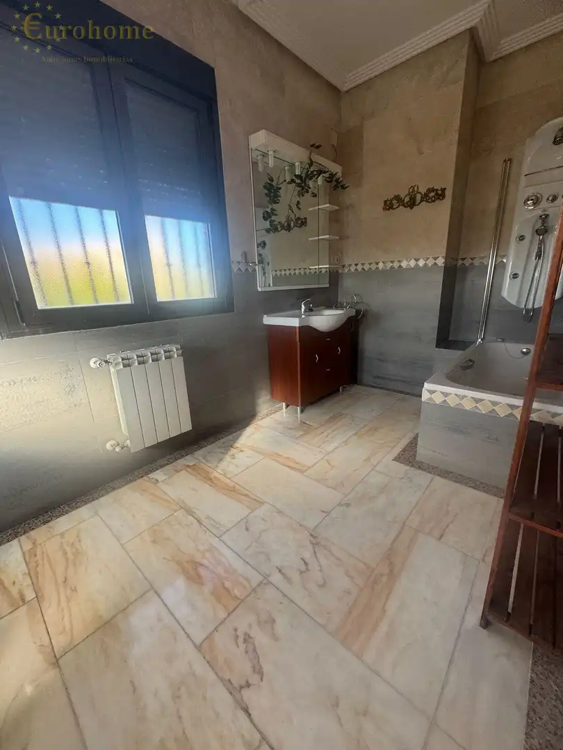 Baño de Casa o chalet en venta en Navalcarnero con Aire acondicionado, Calefacción y Terraza