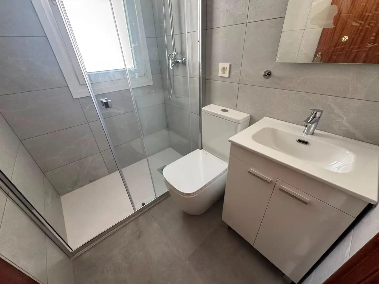 Bathroom of Flat for sale in Barakaldo   with Heating and Terrace