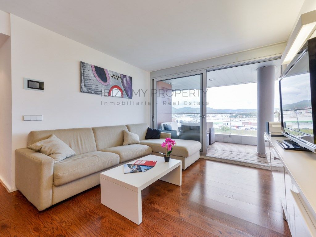 Sala d'estar de Apartament de lloguer en Eivissa amb Aire condicionat, Jardí privat i Terrassa