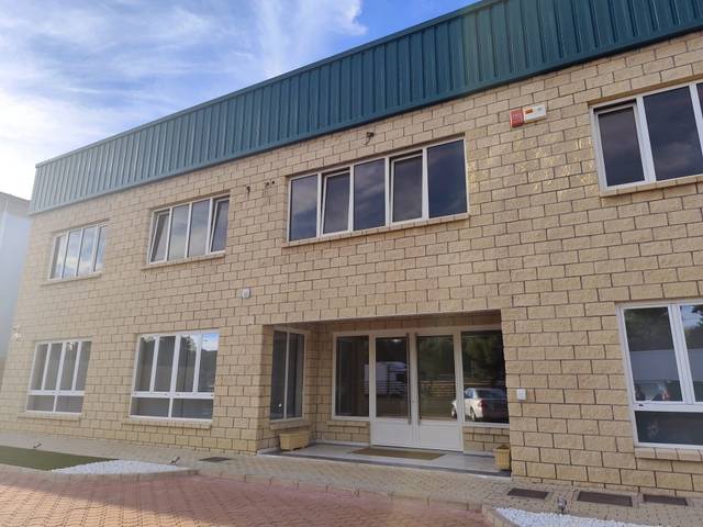 Nave industrial en Alquiler en Santa María de Benquerencia