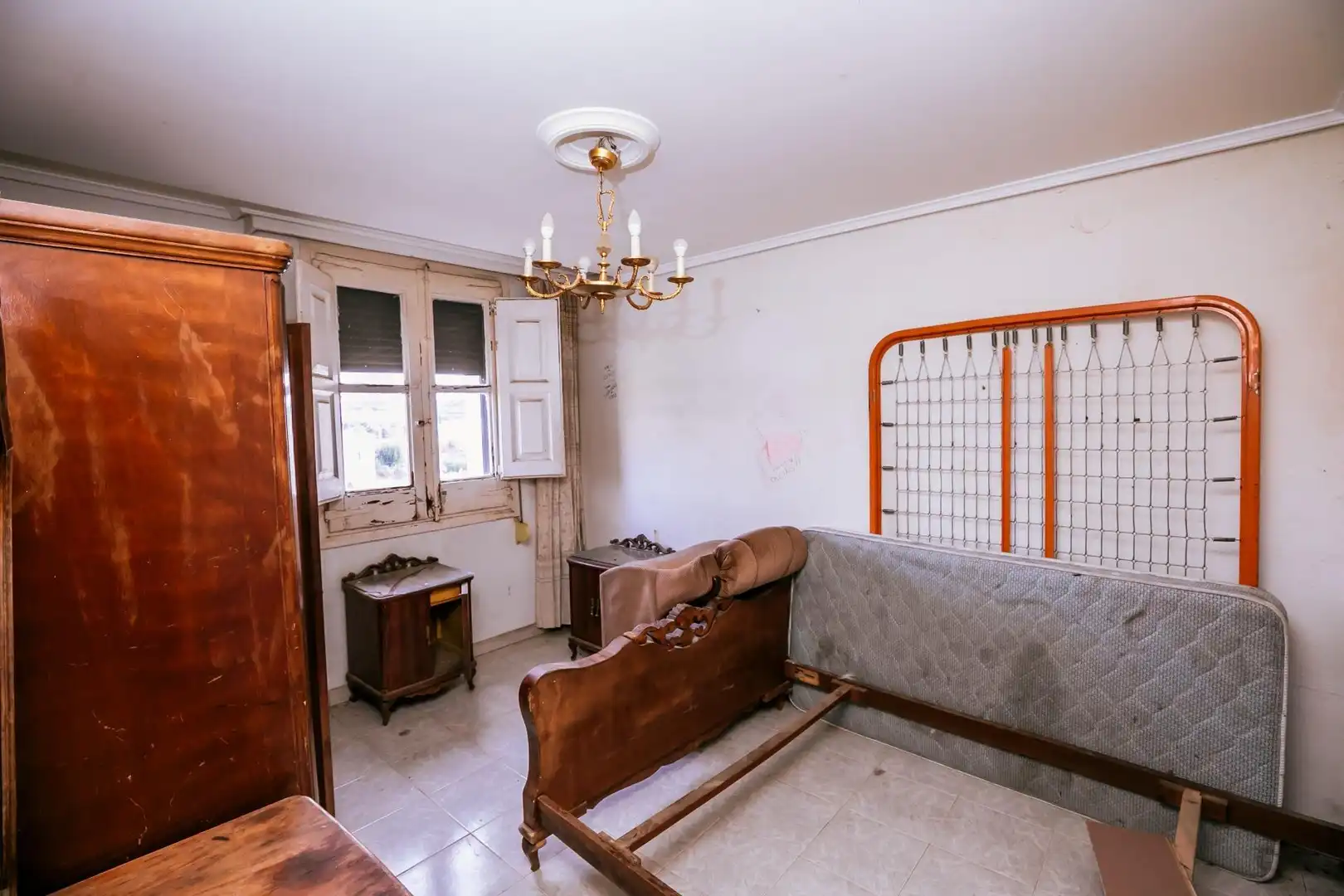 Dormitori de Casa o xalet en venda en Ayerbe amb Moblat i Balcó