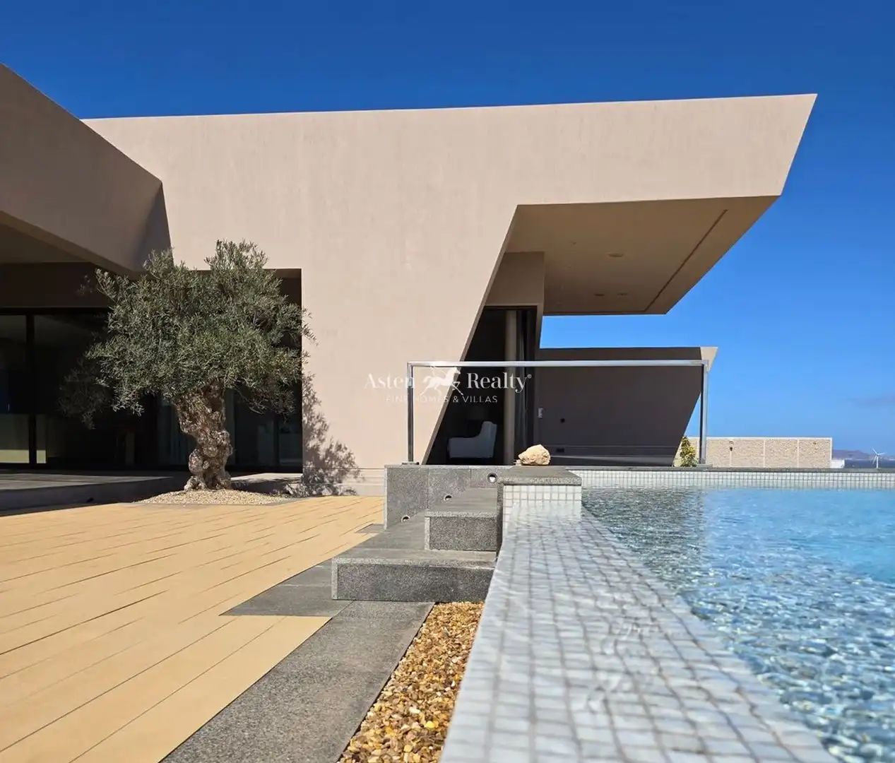 House with pool for sale in Panorama 3 Islas, imagen 4