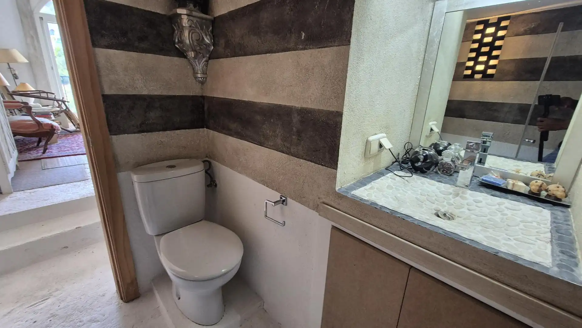 Bathroom of Houses for sale in Benahavís  with Air Conditioner, Terrace and Storage room