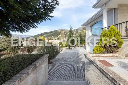 Houses for sale in Fontenebro - Altavista