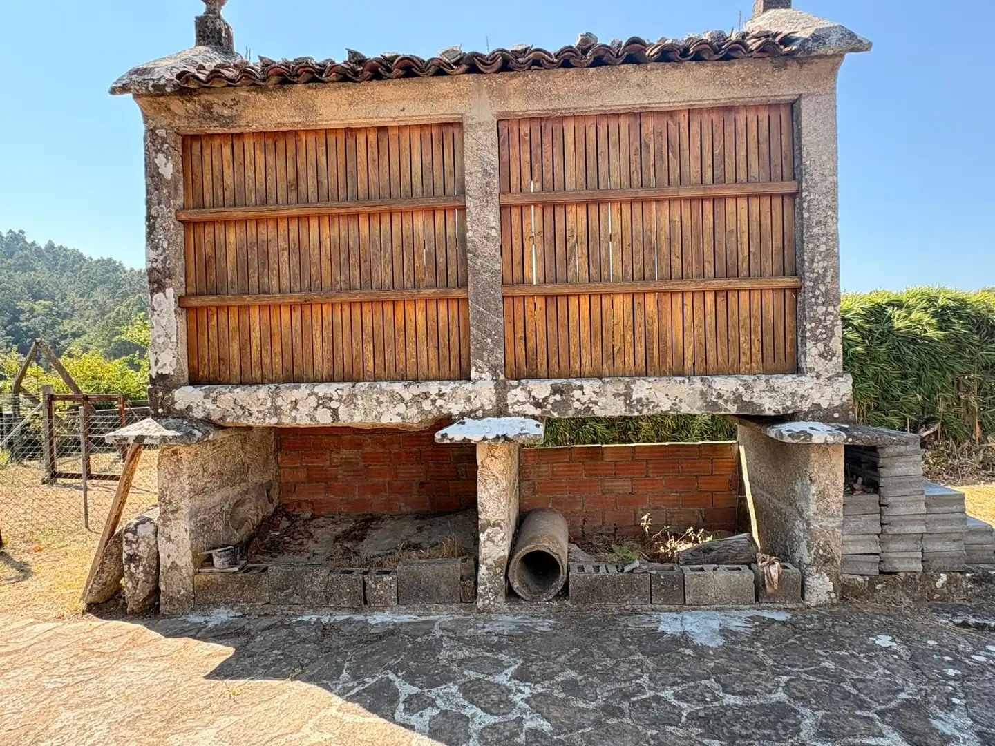 Vista exterior de Casa o xalet en venda en Teo amb Calefacció, Jardí privat i Terrassa