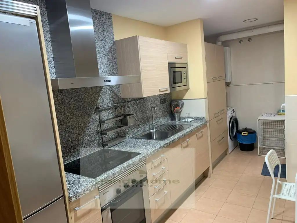 Piso de alquiler en Plaza Manos Unidas, El Tejar - Hacienda Bizcochero