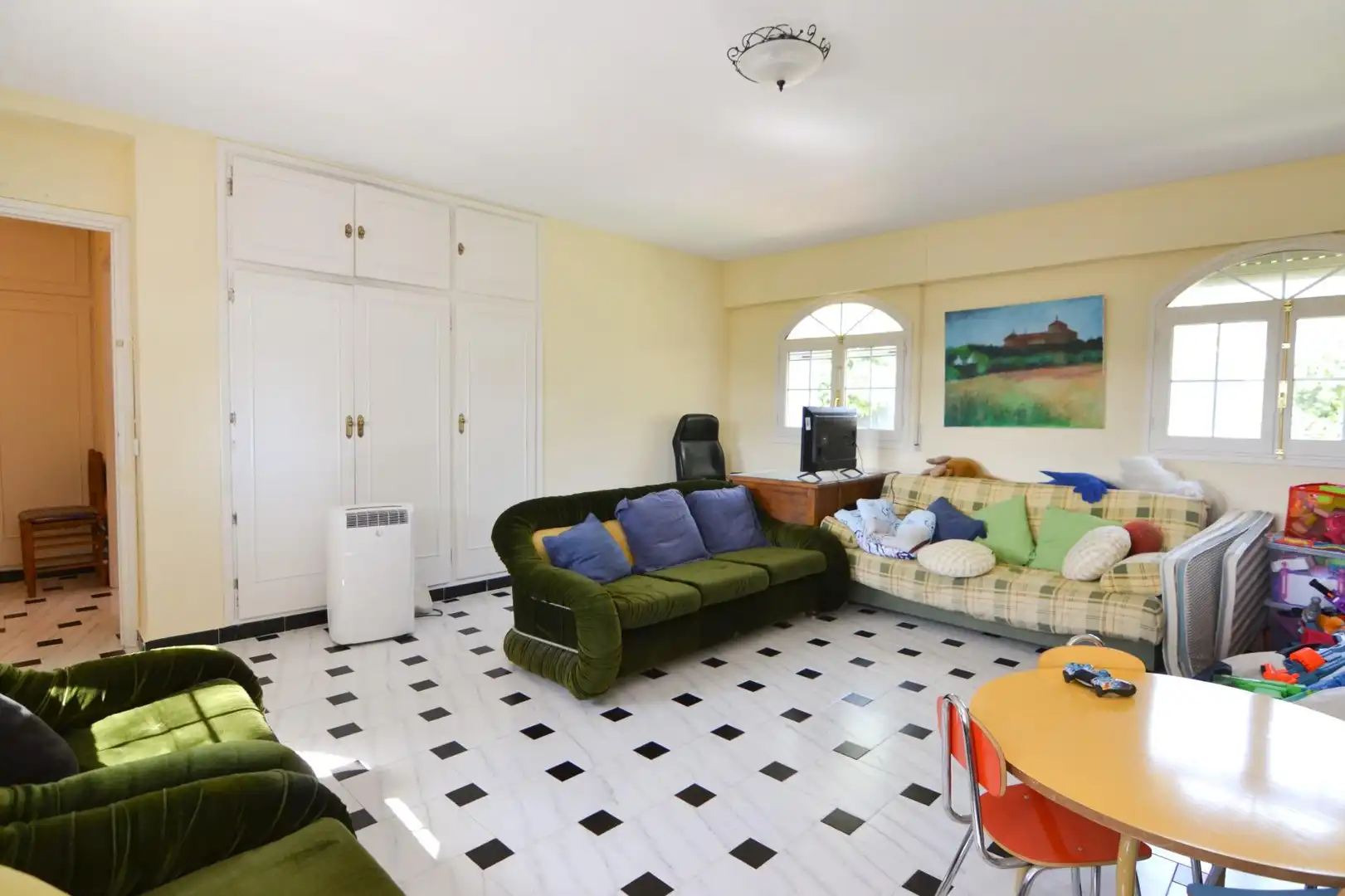 Sala d'estar de Casa o xalet en venda en San Martín de Valdeiglesias amb Jardí privat, Terrassa i Traster