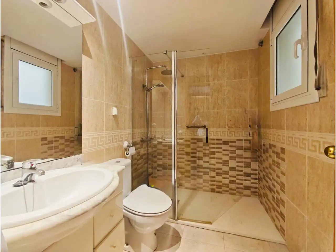 Bathroom of Flat for sale in Centre