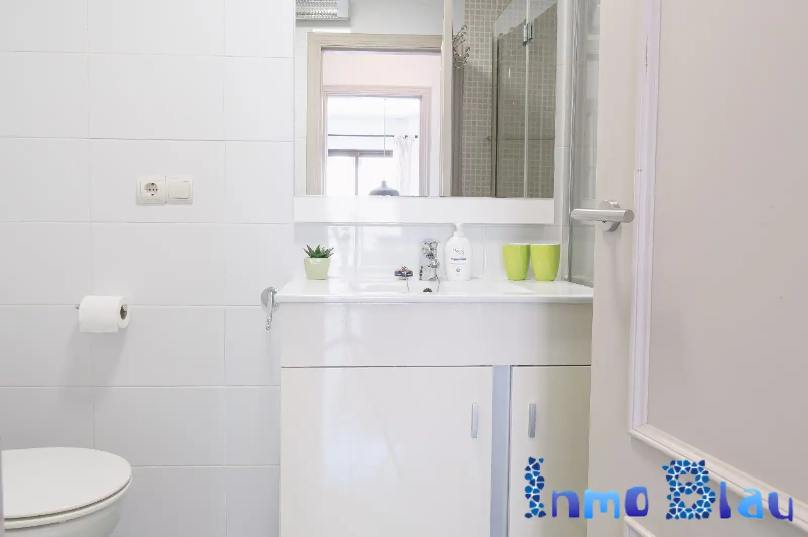 Badezimmer von Wohnungen zum Verkauf in L'Alfàs del Pi mit Klimaanlage, Heizung und Privatgarten