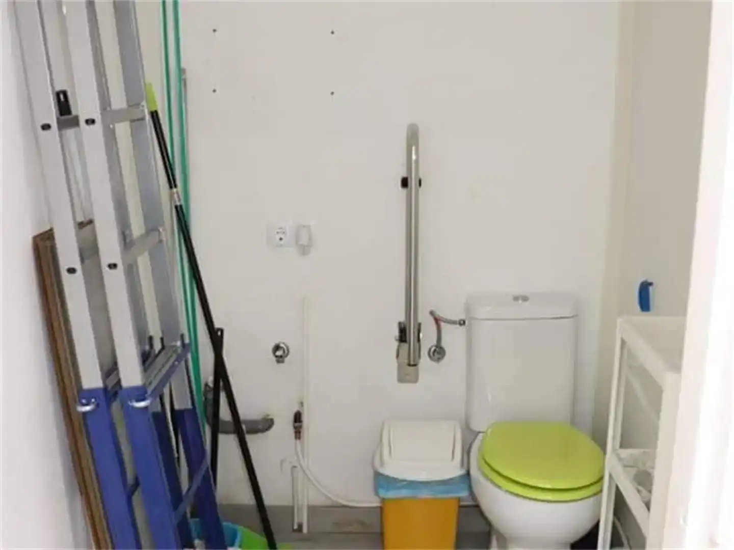 Badezimmer von Geschaftsraum zur Miete in Elche ciudad