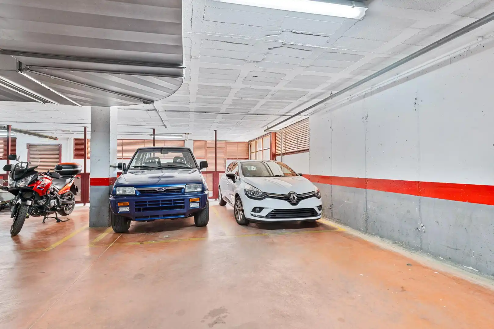 Parking de Apartamento en venta en Fuengirola con Aire acondicionado, Calefacción y Parquet