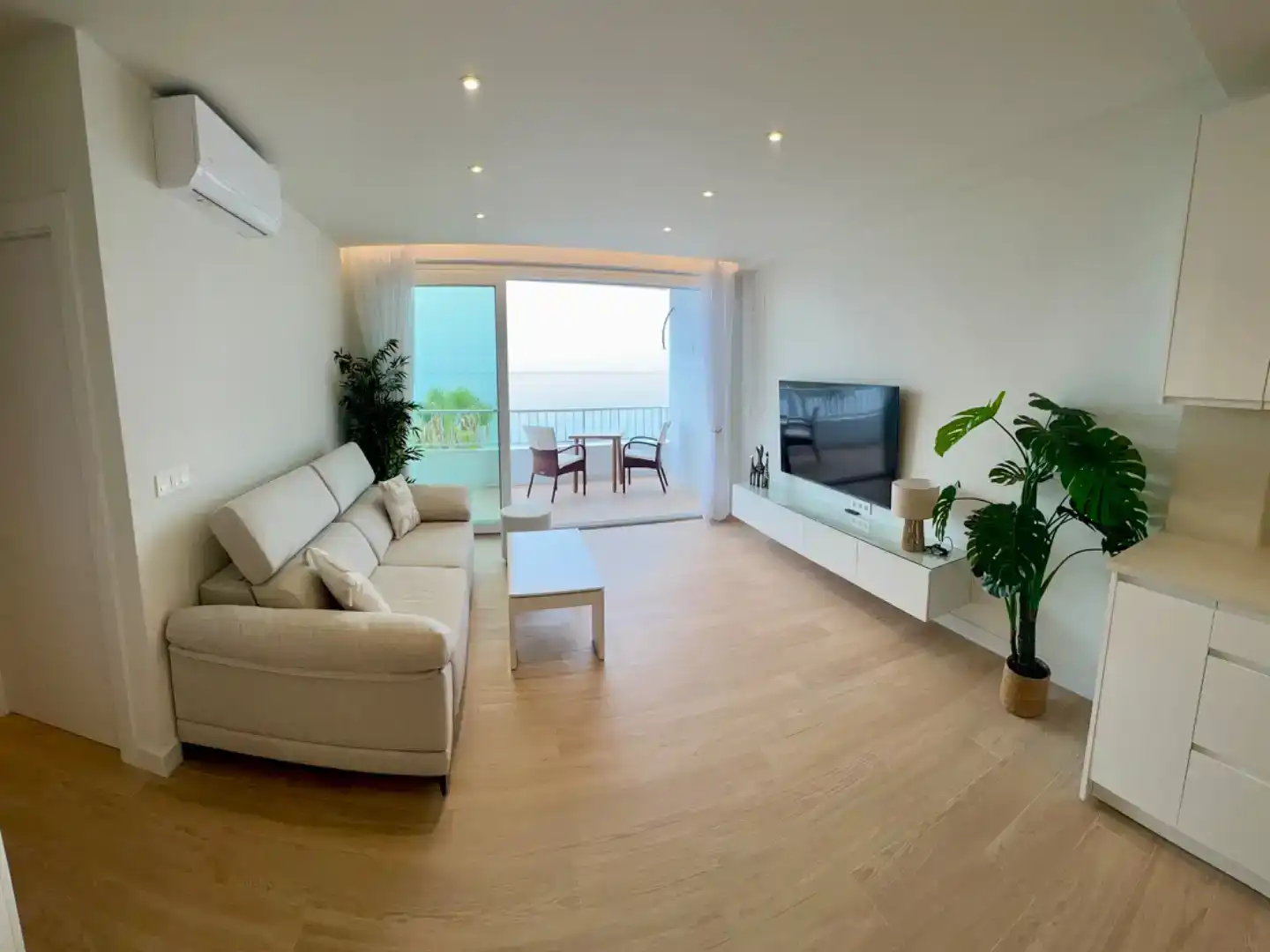 Living room of Flat for rent in Almuñécar  with Air Conditioner and Furnished