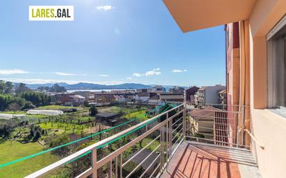 Bedroom of Flat for sale in Cangas   with Terrace, Furnished and Oven