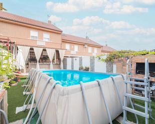 Piscina de Casa o xalet en venda en Arroyomolinos (Madrid) amb Calefacció, Jardí privat i Parquet