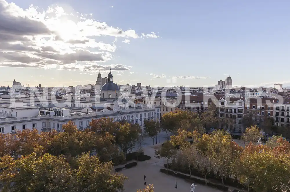 Vista exterior de Piso en venta en Madrid con Calefacción y Balcón