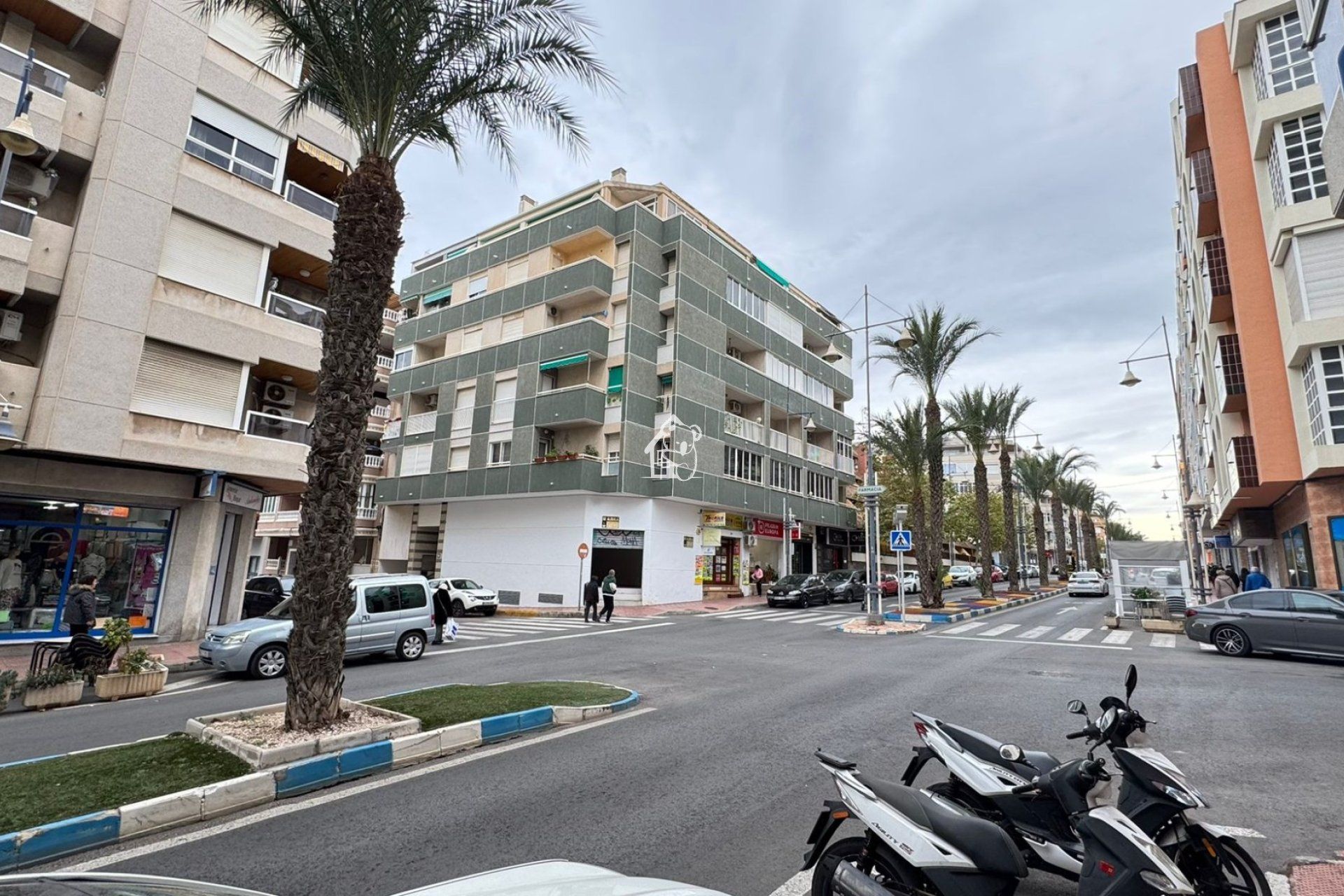 Exterior view of Premises to rent in Torrevieja  with Air Conditioner