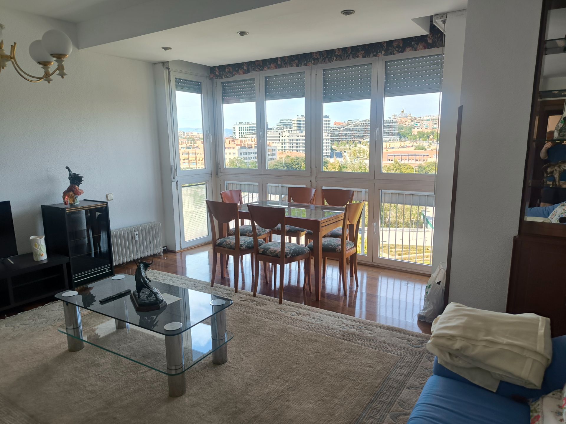 Living room of Flat to rent in  Madrid Capital  with Air Conditioner, Heating and Parquet flooring